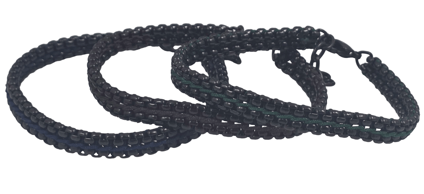 Close-up view of the woven thread detail 3 color thread black, blue and green on the black stainless steel link bracelet.