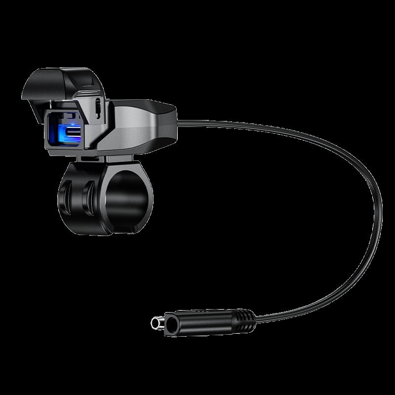 Handlebar-mounted KWG‑B10C USB‑C (Type‑C 36W) motorcycle charger showing clamp installation and LED port; direct‑to‑battery wiring for reliable on‑bike fast charging.